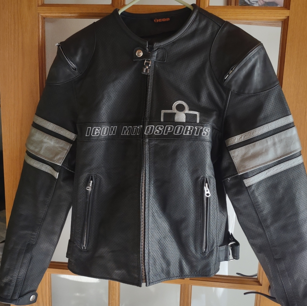 Women's Icon pursuit leather riding jacket